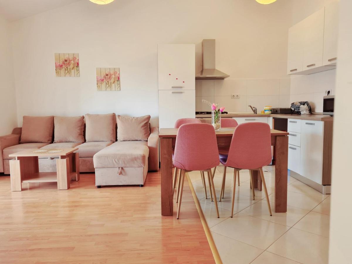 Apartment Nora Near The Beach PUY Exterior foto