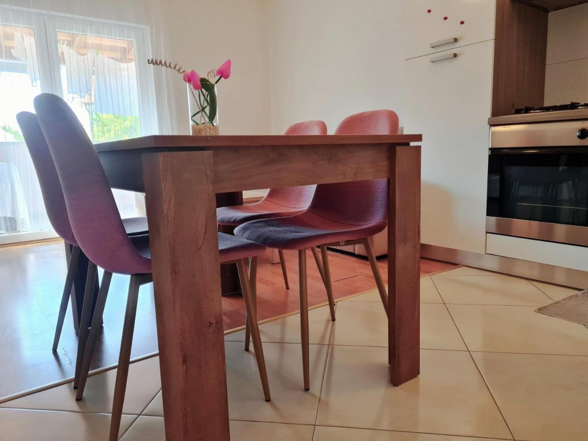 Apartment Nora Near The Beach PUY Exterior foto